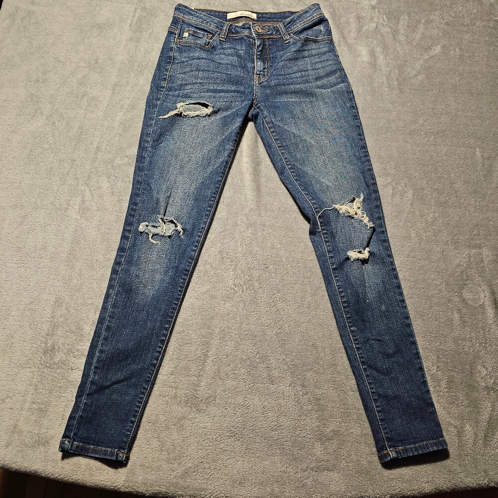 KanCan distressed skinny jeans